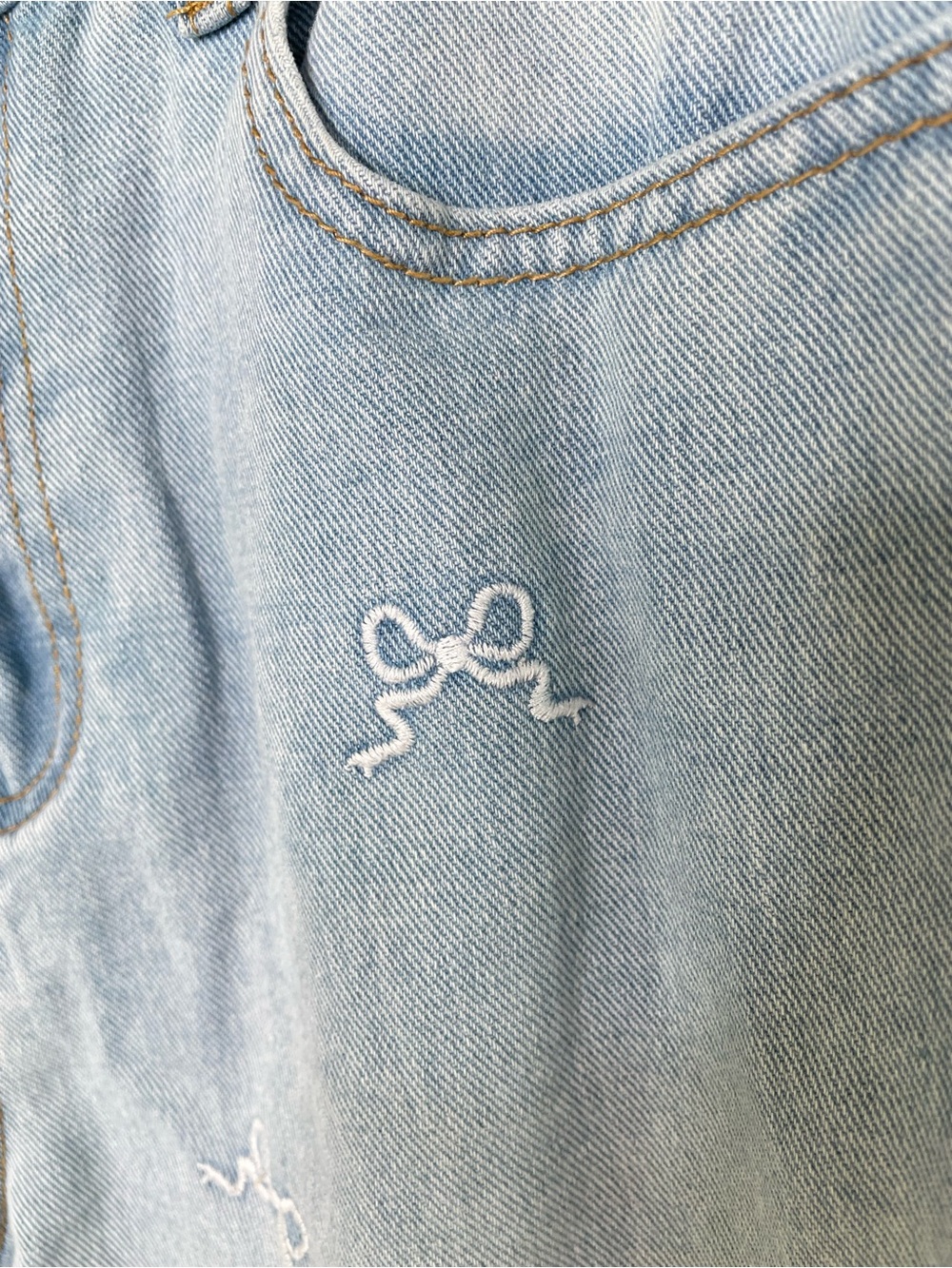Feminine | Cali 1850 Embroidered Bow Wide Leg Jeans | Light Wash High Rise | 7 - Picture 3 of 11